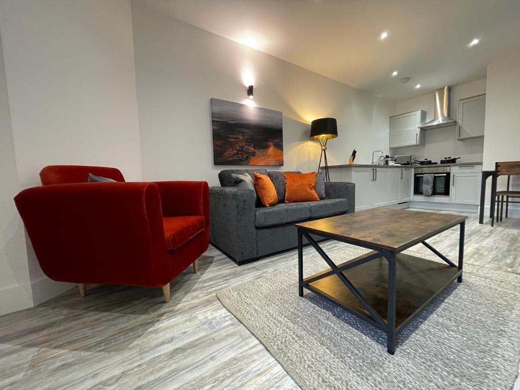 Kingsbridge Point - Cosy One Bed Apartments Near Town Centre, Суиндон Экстерьер фото