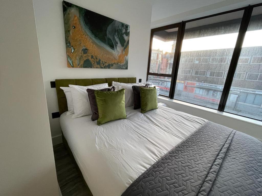 Kingsbridge Point - Cosy One Bed Apartments Near Town Centre, Суиндон Экстерьер фото