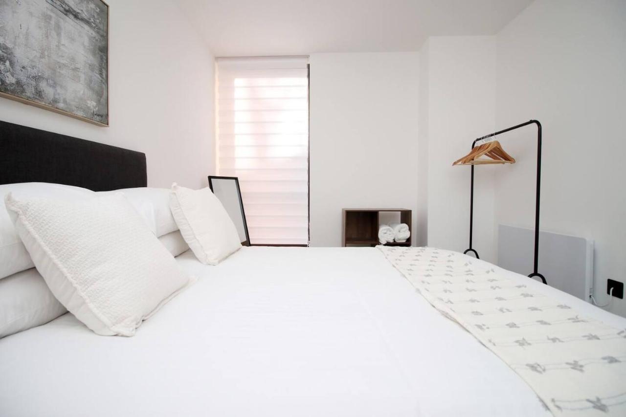 Kingsbridge Point - Cosy One Bed Apartments Near Town Centre, Суиндон Экстерьер фото