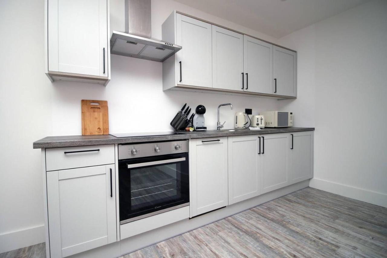 Kingsbridge Point - Cosy One Bed Apartments Near Town Centre, Суиндон Экстерьер фото