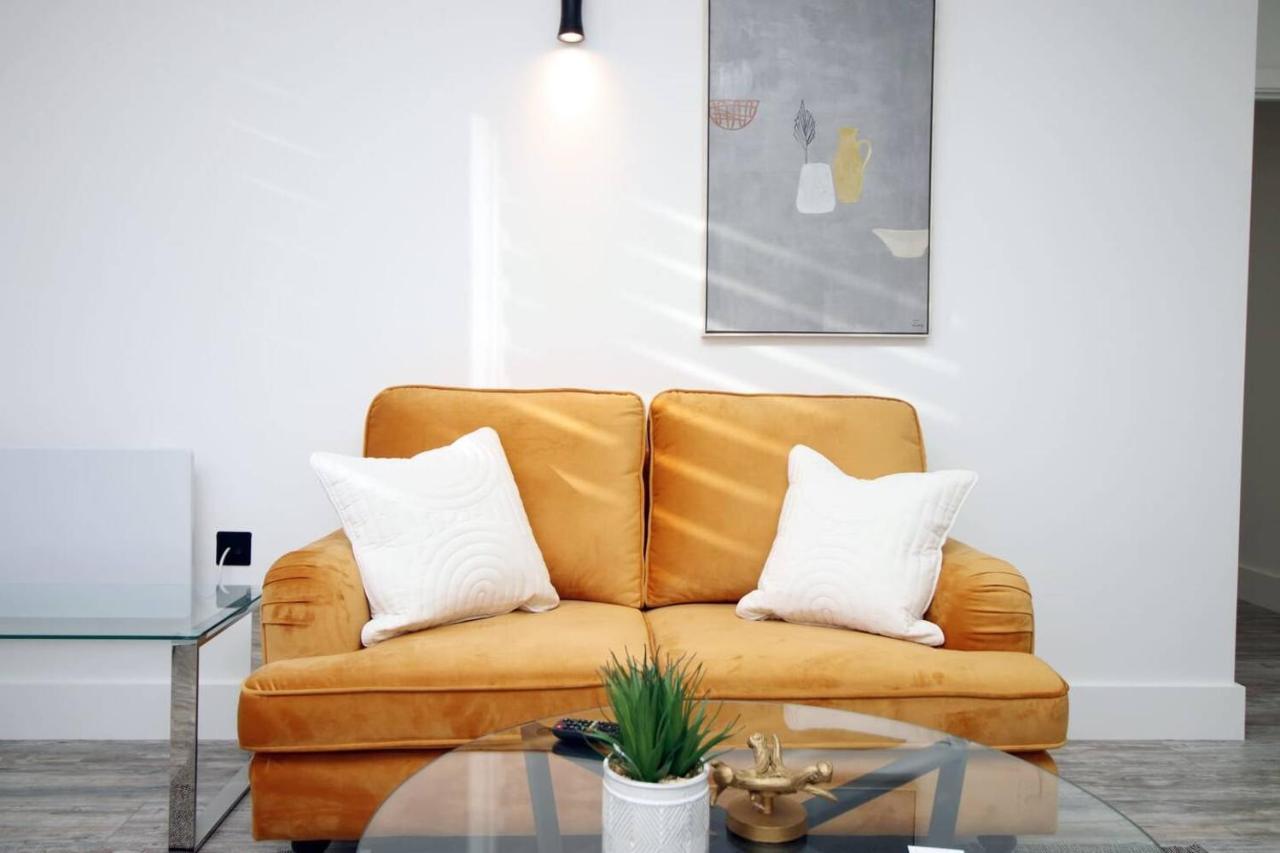 Kingsbridge Point - Cosy One Bed Apartments Near Town Centre, Суиндон Экстерьер фото