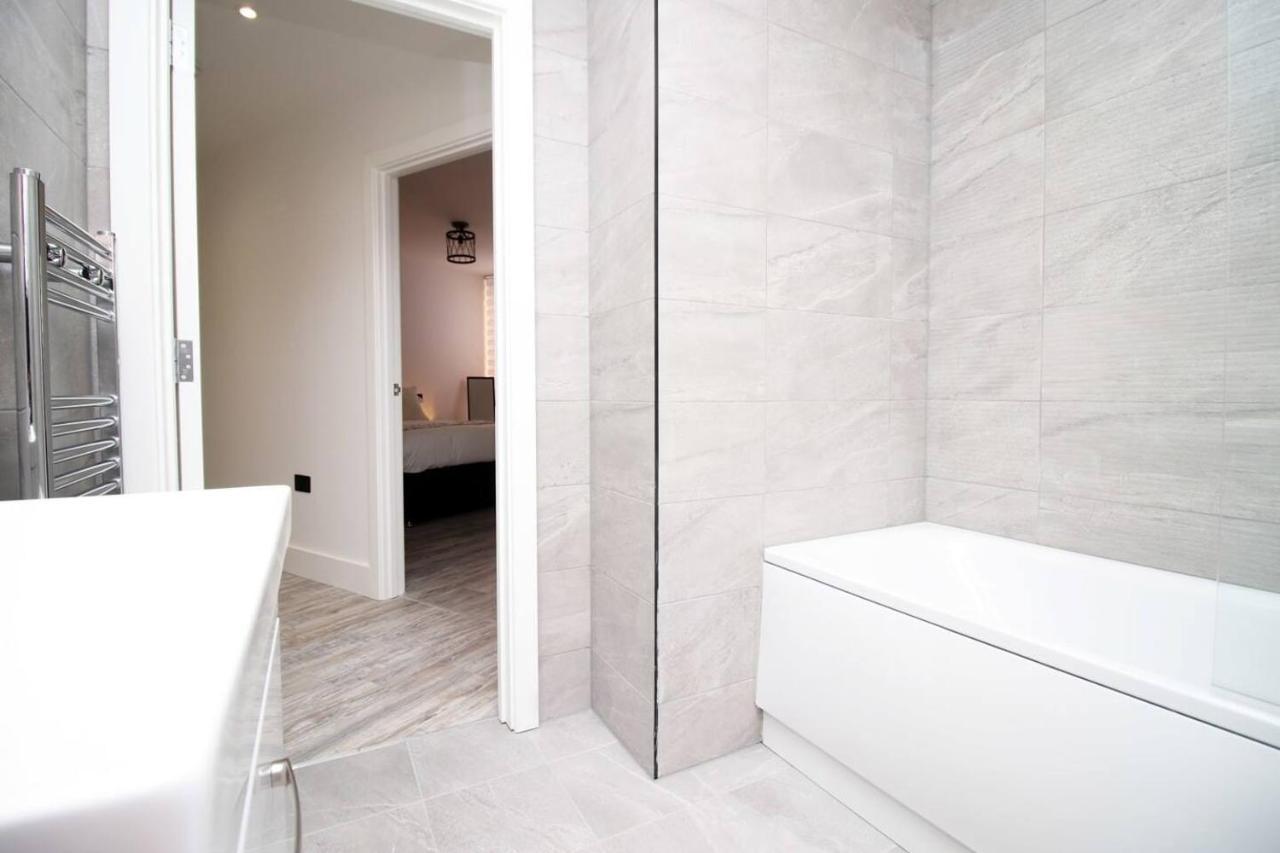 Kingsbridge Point - Cosy One Bed Apartments Near Town Centre, Суиндон Экстерьер фото