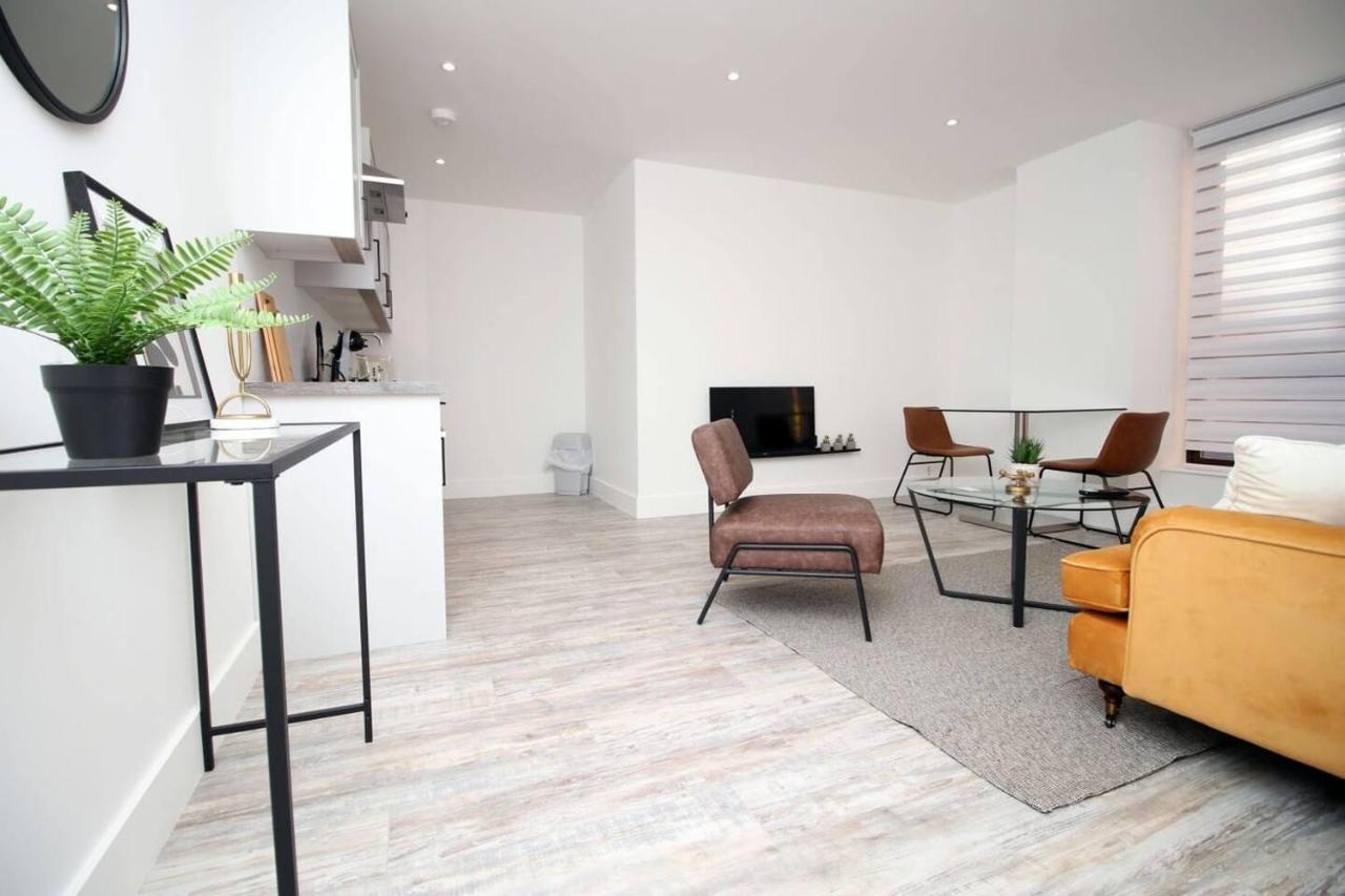 Kingsbridge Point - Cosy One Bed Apartments Near Town Centre, Суиндон Экстерьер фото