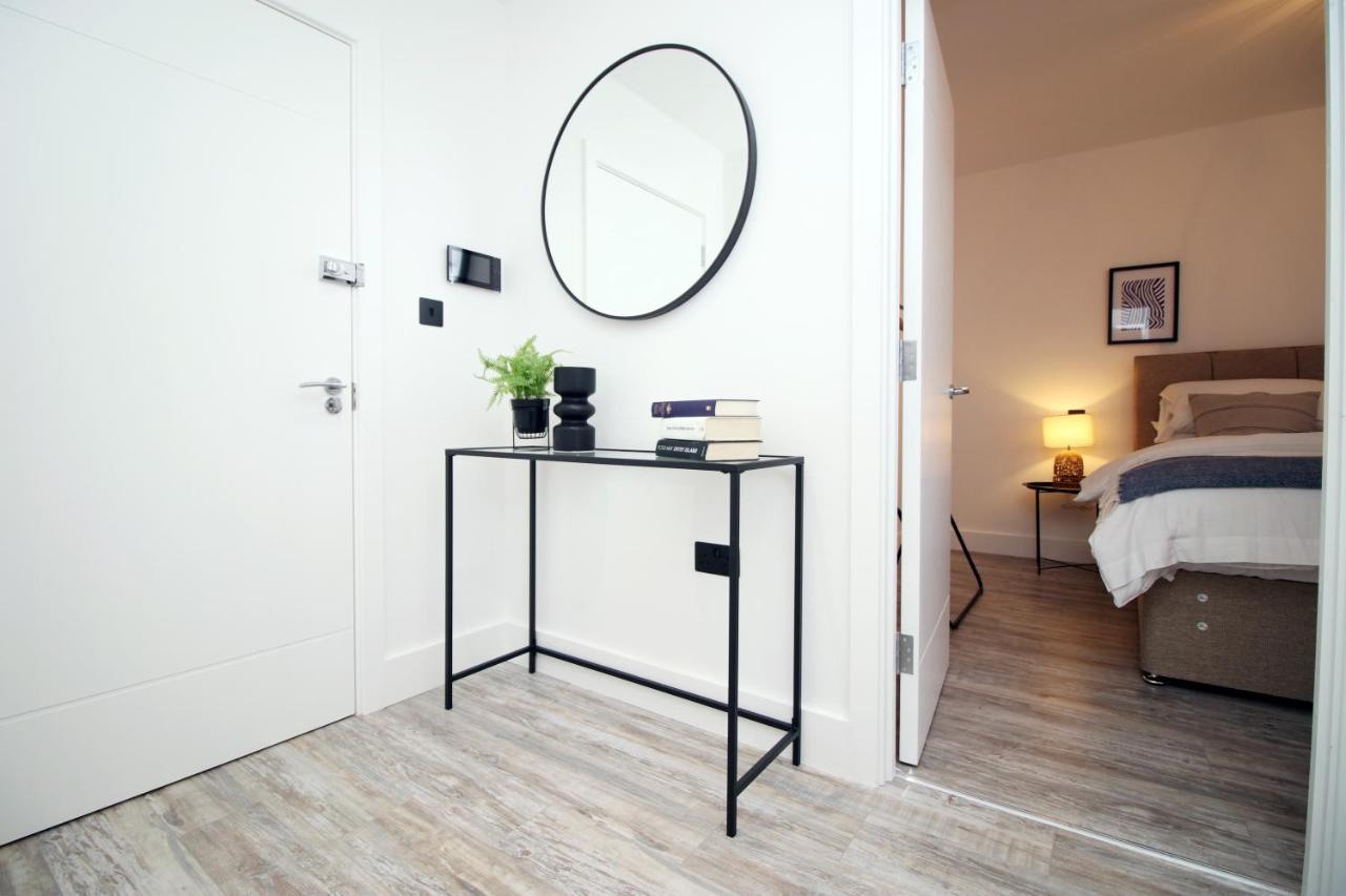 Kingsbridge Point - Cosy One Bed Apartments Near Town Centre, Суиндон Экстерьер фото